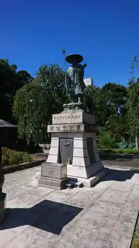 西新井大師総持寺の像