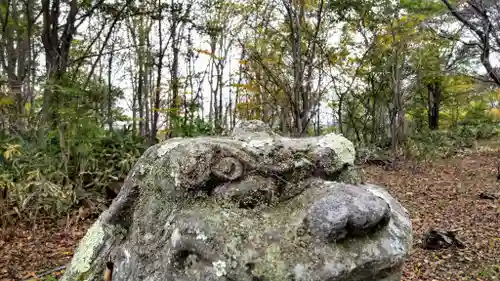 面白内神社の狛犬