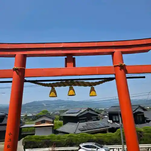 浮羽稲荷神社の{uncategorized: "未分類", other: "その他", undefined: "問題あり", building: "その他建物", grave: "お墓", sacred_gate: "鳥居", guardian: "狛犬", statue: "像", buddha: "仏像", history: "歴史", nature: "自然", garden: "庭園", animal: "動物", pagoda: "塔", temizu: "手水舎", mountain_gate: "山門・神門", sanctuary: "本殿・本堂", subordinate: "末社・摂社", art: "芸術", scenery: "景色", jizo: "地蔵", ema: "絵馬", goshuin: "御朱印", omikuji: "おみくじ", items: "授与品その他", amulet: "お守り", goshuincho: "御朱印帳", eats: "食事", festival: "お祭り", votive_dance: "神楽", shichigosan: "七五三参", wedding: "結婚式", experience: "体験その他", initially: "初詣", around: "周辺", anti_infection: "感染症対策"}