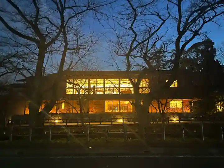 川越氷川神社の{uncategorized: "未分類", other: "その他", undefined: "問題あり", building: "その他建物", grave: "お墓", sacred_gate: "鳥居", guardian: "狛犬", statue: "像", buddha: "仏像", history: "歴史", nature: "自然", garden: "庭園", animal: "動物", pagoda: "塔", temizu: "手水舎", mountain_gate: "山門・神門", sanctuary: "本殿・本堂", subordinate: "末社・摂社", art: "芸術", scenery: "景色", jizo: "地蔵", ema: "絵馬", goshuin: "御朱印", omikuji: "おみくじ", items: "授与品その他", amulet: "お守り", goshuincho: "御朱印帳", eats: "食事", festival: "お祭り", votive_dance: "神楽", shichigosan: "七五三参", wedding: "結婚式", experience: "体験その他", initially: "初詣", around: "周辺", anti_infection: "感染症対策"}