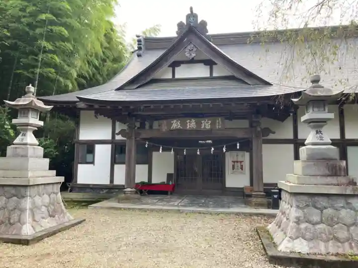 八王寺の本殿・本堂