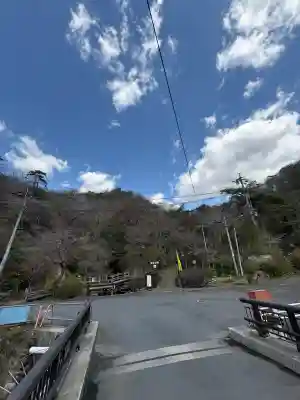 鬼岩の{uncategorized: "未分類", other: "その他", undefined: "問題あり", building: "その他建物", grave: "お墓", sacred_gate: "鳥居", guardian: "狛犬", statue: "像", buddha: "仏像", history: "歴史", nature: "自然", garden: "庭園", animal: "動物", pagoda: "塔", temizu: "手水舎", mountain_gate: "山門・神門", sanctuary: "本殿・本堂", subordinate: "末社・摂社", art: "芸術", scenery: "景色", jizo: "地蔵", ema: "絵馬", goshuin: "御朱印", omikuji: "おみくじ", items: "授与品その他", amulet: "お守り", goshuincho: "御朱印帳", eats: "食事", festival: "お祭り", votive_dance: "神楽", shichigosan: "七五三参", wedding: "結婚式", experience: "体験その他", initially: "初詣", around: "周辺", anti_infection: "感染症対策"}