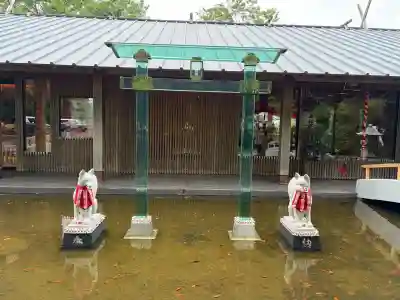 神徳稲荷神社の{uncategorized: "未分類", other: "その他", undefined: "問題あり", building: "その他建物", grave: "お墓", sacred_gate: "鳥居", guardian: "狛犬", statue: "像", buddha: "仏像", history: "歴史", nature: "自然", garden: "庭園", animal: "動物", pagoda: "塔", temizu: "手水舎", mountain_gate: "山門・神門", sanctuary: "本殿・本堂", subordinate: "末社・摂社", art: "芸術", scenery: "景色", jizo: "地蔵", ema: "絵馬", goshuin: "御朱印", omikuji: "おみくじ", items: "授与品その他", amulet: "お守り", goshuincho: "御朱印帳", eats: "食事", festival: "お祭り", votive_dance: "神楽", shichigosan: "七五三参", wedding: "結婚式", experience: "体験その他", initially: "初詣", around: "周辺", anti_infection: "感染症対策"}