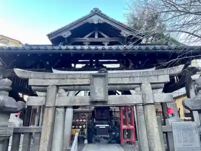 被官稲荷神社の鳥居