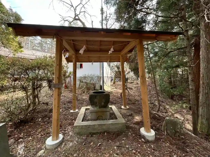 修那羅山安宮神社の{uncategorized: "未分類", other: "その他", undefined: "問題あり", building: "その他建物", grave: "お墓", sacred_gate: "鳥居", guardian: "狛犬", statue: "像", buddha: "仏像", history: "歴史", nature: "自然", garden: "庭園", animal: "動物", pagoda: "塔", temizu: "手水舎", mountain_gate: "山門・神門", sanctuary: "本殿・本堂", subordinate: "末社・摂社", art: "芸術", scenery: "景色", jizo: "地蔵", ema: "絵馬", goshuin: "御朱印", omikuji: "おみくじ", items: "授与品その他", amulet: "お守り", goshuincho: "御朱印帳", eats: "食事", festival: "お祭り", votive_dance: "神楽", shichigosan: "七五三参", wedding: "結婚式", experience: "体験その他", initially: "初詣", around: "周辺", anti_infection: "感染症対策"}