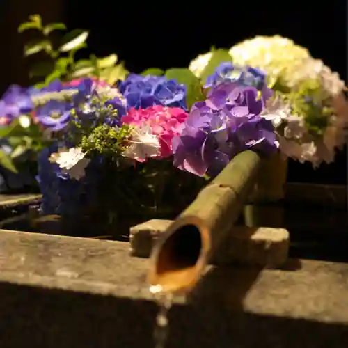 高司神社〜むすびの神の鎮まる社〜の手水舎