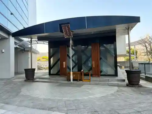 北谷稲荷神社の{uncategorized: "未分類", other: "その他", undefined: "問題あり", building: "その他建物", grave: "お墓", sacred_gate: "鳥居", guardian: "狛犬", statue: "像", buddha: "仏像", history: "歴史", nature: "自然", garden: "庭園", animal: "動物", pagoda: "塔", temizu: "手水舎", mountain_gate: "山門・神門", sanctuary: "本殿・本堂", subordinate: "末社・摂社", art: "芸術", scenery: "景色", jizo: "地蔵", ema: "絵馬", goshuin: "御朱印", omikuji: "おみくじ", items: "授与品その他", amulet: "お守り", goshuincho: "御朱印帳", eats: "食事", festival: "お祭り", votive_dance: "神楽", shichigosan: "七五三参", wedding: "結婚式", experience: "体験その他", initially: "初詣", around: "周辺", anti_infection: "感染症対策"}