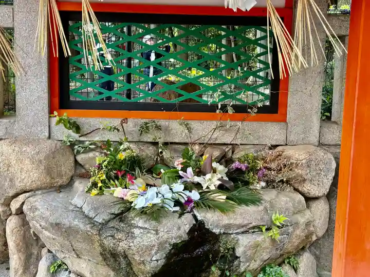 生田神社の{uncategorized: "未分類", other: "その他", undefined: "問題あり", building: "その他建物", grave: "お墓", sacred_gate: "鳥居", guardian: "狛犬", statue: "像", buddha: "仏像", history: "歴史", nature: "自然", garden: "庭園", animal: "動物", pagoda: "塔", temizu: "手水舎", mountain_gate: "山門・神門", sanctuary: "本殿・本堂", subordinate: "末社・摂社", art: "芸術", scenery: "景色", jizo: "地蔵", ema: "絵馬", goshuin: "御朱印", omikuji: "おみくじ", items: "授与品その他", amulet: "お守り", goshuincho: "御朱印帳", eats: "食事", festival: "お祭り", votive_dance: "神楽", shichigosan: "七五三参", wedding: "結婚式", experience: "体験その他", initially: "初詣", around: "周辺", anti_infection: "感染症対策"}