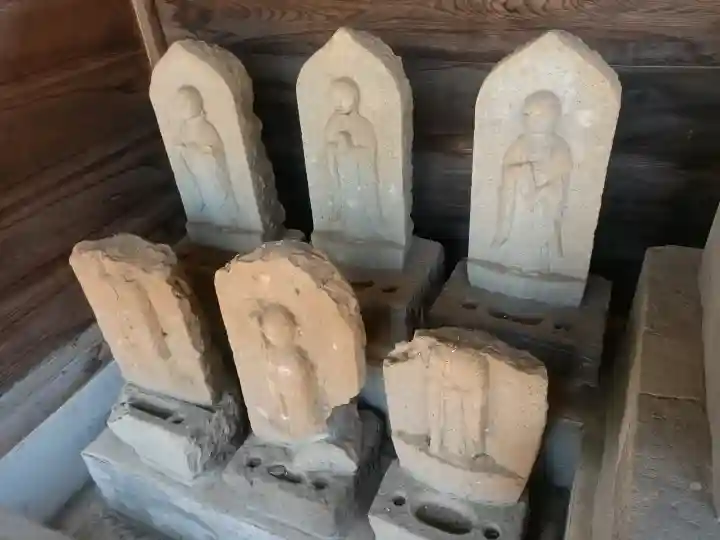 明王寺の{uncategorized: "未分類", other: "その他", undefined: "問題あり", building: "その他建物", grave: "お墓", sacred_gate: "鳥居", guardian: "狛犬", statue: "像", buddha: "仏像", history: "歴史", nature: "自然", garden: "庭園", animal: "動物", pagoda: "塔", temizu: "手水舎", mountain_gate: "山門・神門", sanctuary: "本殿・本堂", subordinate: "末社・摂社", art: "芸術", scenery: "景色", jizo: "地蔵", ema: "絵馬", goshuin: "御朱印", omikuji: "おみくじ", items: "授与品その他", amulet: "お守り", goshuincho: "御朱印帳", eats: "食事", festival: "お祭り", votive_dance: "神楽", shichigosan: "七五三参", wedding: "結婚式", experience: "体験その他", initially: "初詣", around: "周辺", anti_infection: "感染症対策"}