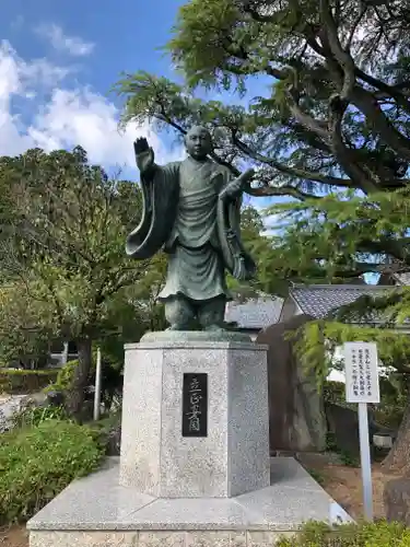 東身延藻原寺の像