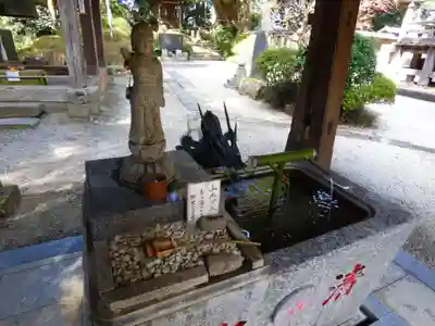 椎尾山薬王院の手水舎