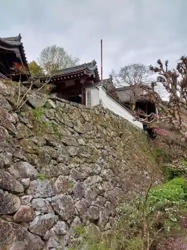 聖林寺の{uncategorized: "未分類", other: "その他", undefined: "問題あり", building: "その他建物", grave: "お墓", sacred_gate: "鳥居", guardian: "狛犬", statue: "像", buddha: "仏像", history: "歴史", nature: "自然", garden: "庭園", animal: "動物", pagoda: "塔", temizu: "手水舎", mountain_gate: "山門・神門", sanctuary: "本殿・本堂", subordinate: "末社・摂社", art: "芸術", scenery: "景色", jizo: "地蔵", ema: "絵馬", goshuin: "御朱印", omikuji: "おみくじ", items: "授与品その他", amulet: "お守り", goshuincho: "御朱印帳", eats: "食事", festival: "お祭り", votive_dance: "神楽", shichigosan: "七五三参", wedding: "結婚式", experience: "体験その他", initially: "初詣", around: "周辺", anti_infection: "感染症対策"}