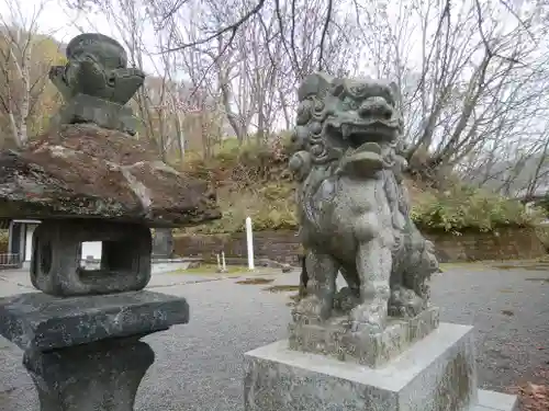 湯澤神社の狛犬