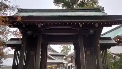 寒川神社の山門・神門