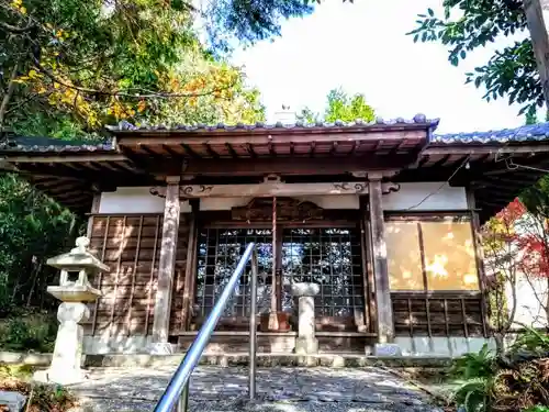 八柱社の本殿・本堂