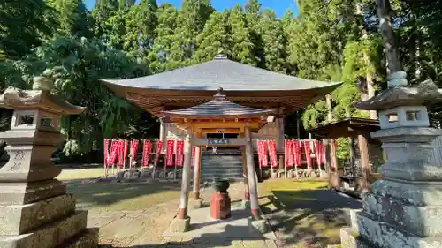 石行寺の本殿・本堂