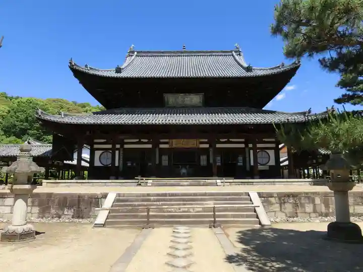 萬福寺の本殿・本堂