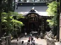 三峯神社の山門・神門