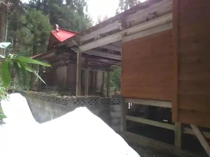 梅内神社の本殿・本堂