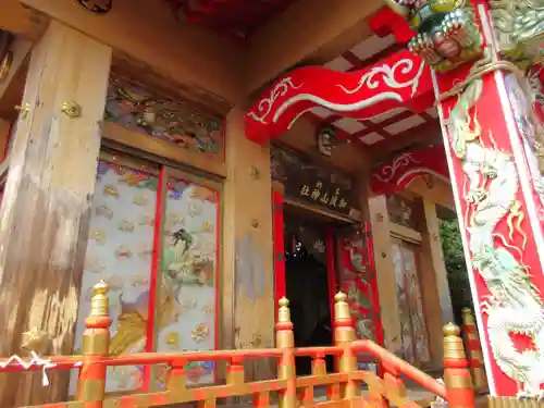 加波山神社真壁拝殿の本殿・本堂