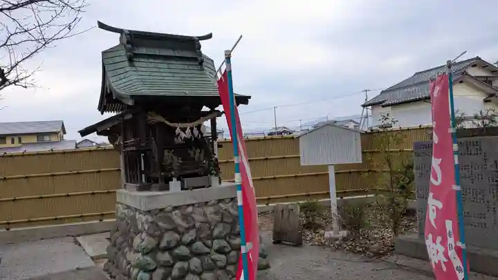 高忍日賣神社の末社・摂社