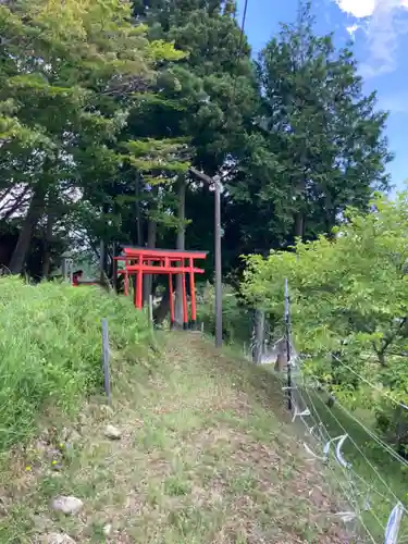 橋塚稲荷大明神の鳥居