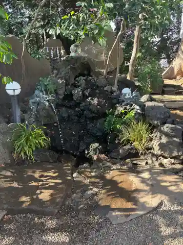 検見川神社の{uncategorized: "未分類", other: "その他", undefined: "問題あり", building: "その他建物", grave: "お墓", sacred_gate: "鳥居", guardian: "狛犬", statue: "像", buddha: "仏像", history: "歴史", nature: "自然", garden: "庭園", animal: "動物", pagoda: "塔", temizu: "手水舎", mountain_gate: "山門・神門", sanctuary: "本殿・本堂", subordinate: "末社・摂社", art: "芸術", scenery: "景色", jizo: "地蔵", ema: "絵馬", goshuin: "御朱印", omikuji: "おみくじ", items: "授与品その他", amulet: "お守り", goshuincho: "御朱印帳", eats: "食事", festival: "お祭り", votive_dance: "神楽", shichigosan: "七五三参", wedding: "結婚式", experience: "体験その他", initially: "初詣", around: "周辺", anti_infection: "感染症対策"}