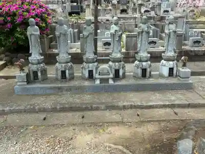 玉泉寺の{uncategorized: "未分類", other: "その他", undefined: "問題あり", building: "その他建物", grave: "お墓", sacred_gate: "鳥居", guardian: "狛犬", statue: "像", buddha: "仏像", history: "歴史", nature: "自然", garden: "庭園", animal: "動物", pagoda: "塔", temizu: "手水舎", mountain_gate: "山門・神門", sanctuary: "本殿・本堂", subordinate: "末社・摂社", art: "芸術", scenery: "景色", jizo: "地蔵", ema: "絵馬", goshuin: "御朱印", omikuji: "おみくじ", items: "授与品その他", amulet: "お守り", goshuincho: "御朱印帳", eats: "食事", festival: "お祭り", votive_dance: "神楽", shichigosan: "七五三参", wedding: "結婚式", experience: "体験その他", initially: "初詣", around: "周辺", anti_infection: "感染症対策"}