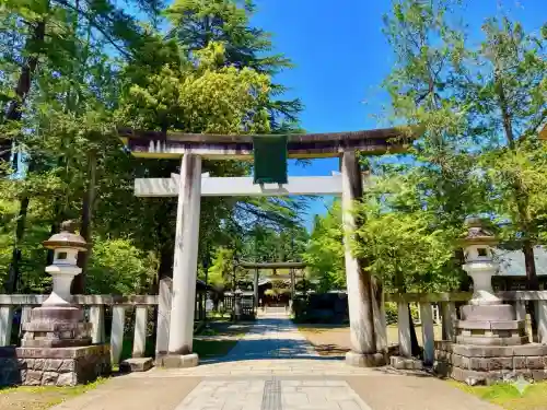 上杉神社の{uncategorized: "未分類", other: "その他", undefined: "問題あり", building: "その他建物", grave: "お墓", sacred_gate: "鳥居", guardian: "狛犬", statue: "像", buddha: "仏像", history: "歴史", nature: "自然", garden: "庭園", animal: "動物", pagoda: "塔", temizu: "手水舎", mountain_gate: "山門・神門", sanctuary: "本殿・本堂", subordinate: "末社・摂社", art: "芸術", scenery: "景色", jizo: "地蔵", ema: "絵馬", goshuin: "御朱印", omikuji: "おみくじ", items: "授与品その他", amulet: "お守り", goshuincho: "御朱印帳", eats: "食事", festival: "お祭り", votive_dance: "神楽", shichigosan: "七五三参", wedding: "結婚式", experience: "体験その他", initially: "初詣", around: "周辺", anti_infection: "感染症対策"}