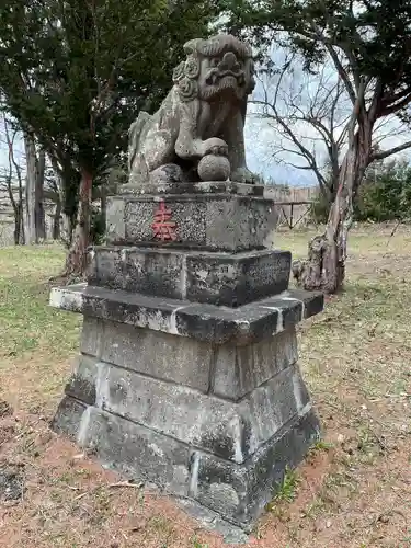 仁頃神社の狛犬