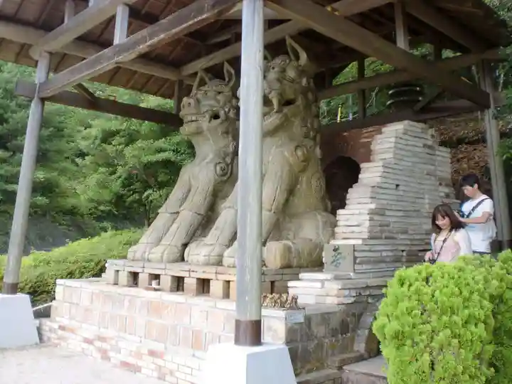 八王子神社の狛犬