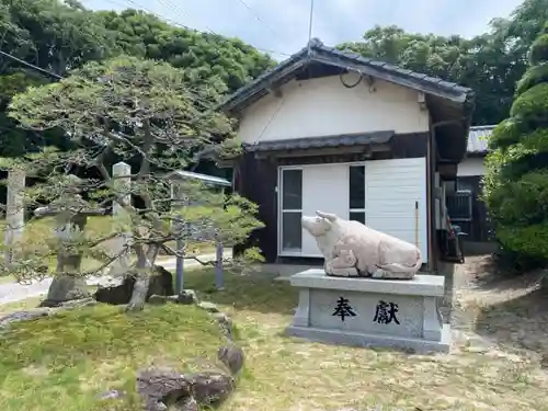 年毛神社の狛犬