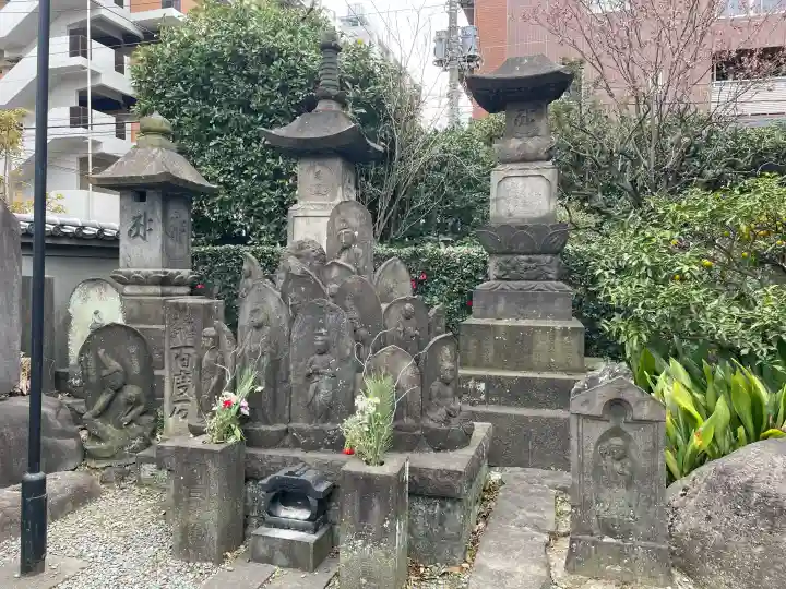 龍泉寺の{uncategorized: "未分類", other: "その他", undefined: "問題あり", building: "その他建物", grave: "お墓", sacred_gate: "鳥居", guardian: "狛犬", statue: "像", buddha: "仏像", history: "歴史", nature: "自然", garden: "庭園", animal: "動物", pagoda: "塔", temizu: "手水舎", mountain_gate: "山門・神門", sanctuary: "本殿・本堂", subordinate: "末社・摂社", art: "芸術", scenery: "景色", jizo: "地蔵", ema: "絵馬", goshuin: "御朱印", omikuji: "おみくじ", items: "授与品その他", amulet: "お守り", goshuincho: "御朱印帳", eats: "食事", festival: "お祭り", votive_dance: "神楽", shichigosan: "七五三参", wedding: "結婚式", experience: "体験その他", initially: "初詣", around: "周辺", anti_infection: "感染症対策"}