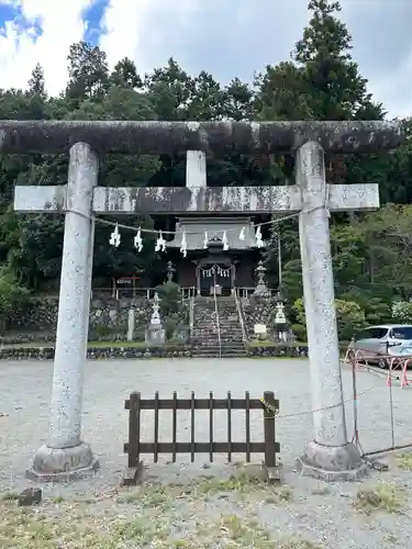 諏訪神社の鳥居