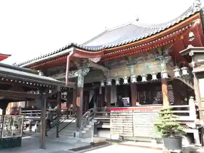 中山寺の本殿・本堂