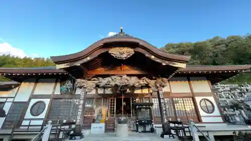 野坂寺の本殿