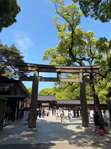 明治神宮の{uncategorized: "未分類", other: "その他", undefined: "問題あり", building: "その他建物", grave: "お墓", sacred_gate: "鳥居", guardian: "狛犬", statue: "像", buddha: "仏像", history: "歴史", nature: "自然", garden: "庭園", animal: "動物", pagoda: "塔", temizu: "手水舎", mountain_gate: "山門・神門", sanctuary: "本殿・本堂", subordinate: "末社・摂社", art: "芸術", scenery: "景色", jizo: "地蔵", ema: "絵馬", goshuin: "御朱印", omikuji: "おみくじ", items: "授与品その他", amulet: "お守り", goshuincho: "御朱印帳", eats: "食事", festival: "お祭り", votive_dance: "神楽", shichigosan: "七五三参", wedding: "結婚式", experience: "体験その他", initially: "初詣", around: "周辺", anti_infection: "感染症対策"}