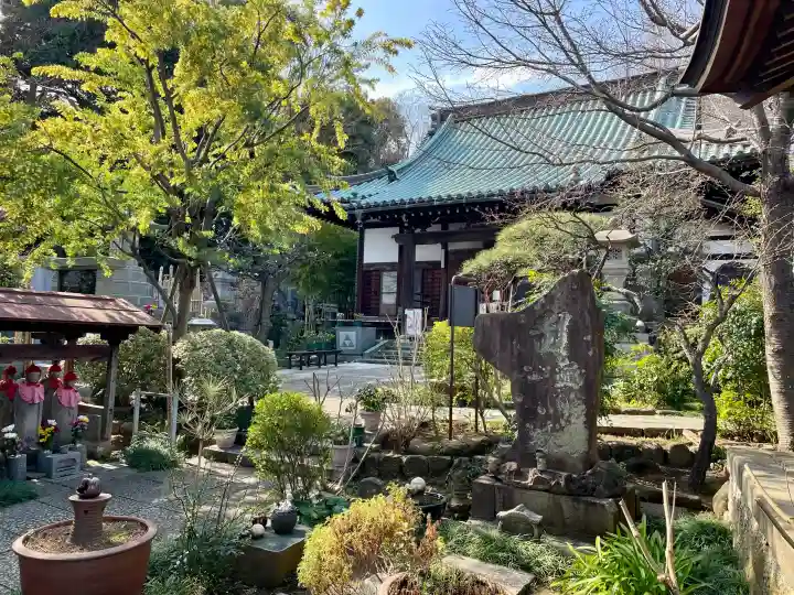 海蔵院の{uncategorized: "未分類", other: "その他", undefined: "問題あり", building: "その他建物", grave: "お墓", sacred_gate: "鳥居", guardian: "狛犬", statue: "像", buddha: "仏像", history: "歴史", nature: "自然", garden: "庭園", animal: "動物", pagoda: "塔", temizu: "手水舎", mountain_gate: "山門・神門", sanctuary: "本殿・本堂", subordinate: "末社・摂社", art: "芸術", scenery: "景色", jizo: "地蔵", ema: "絵馬", goshuin: "御朱印", omikuji: "おみくじ", items: "授与品その他", amulet: "お守り", goshuincho: "御朱印帳", eats: "食事", festival: "お祭り", votive_dance: "神楽", shichigosan: "七五三参", wedding: "結婚式", experience: "体験その他", initially: "初詣", around: "周辺", anti_infection: "感染症対策"}