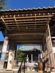 大室山龍渓院の山門