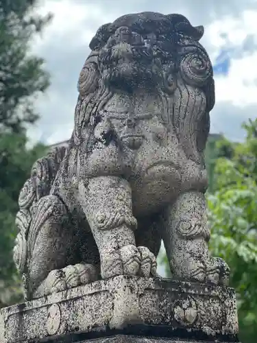 敷地神社（わら天神宮）の狛犬