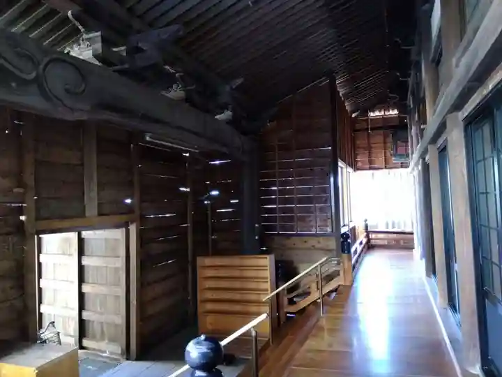 恩栄寺の本殿・本堂