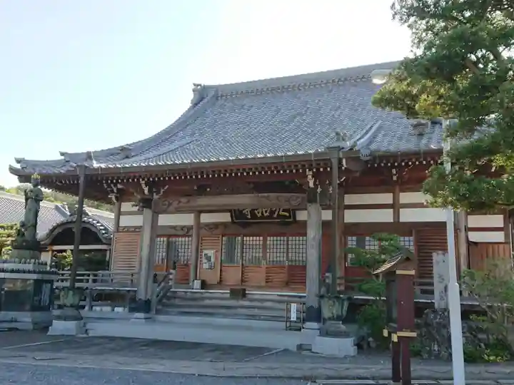 九品寺の本殿・本堂