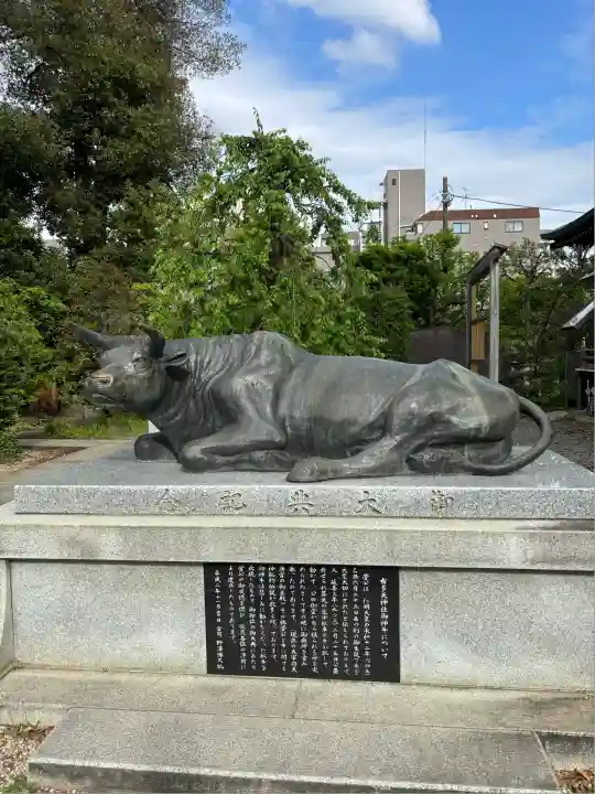 布多天神社の像