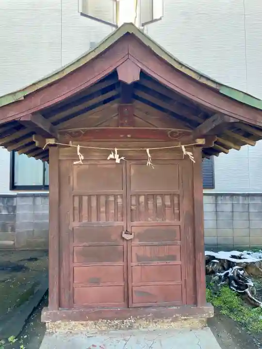 横浜熊野神社の{uncategorized: "未分類", other: "その他", undefined: "問題あり", building: "その他建物", grave: "お墓", sacred_gate: "鳥居", guardian: "狛犬", statue: "像", buddha: "仏像", history: "歴史", nature: "自然", garden: "庭園", animal: "動物", pagoda: "塔", temizu: "手水舎", mountain_gate: "山門・神門", sanctuary: "本殿・本堂", subordinate: "末社・摂社", art: "芸術", scenery: "景色", jizo: "地蔵", ema: "絵馬", goshuin: "御朱印", omikuji: "おみくじ", items: "授与品その他", amulet: "お守り", goshuincho: "御朱印帳", eats: "食事", festival: "お祭り", votive_dance: "神楽", shichigosan: "七五三参", wedding: "結婚式", experience: "体験その他", initially: "初詣", around: "周辺", anti_infection: "感染症対策"}