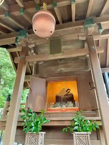 栄誉権現社の{uncategorized: "未分類", other: "その他", undefined: "問題あり", building: "その他建物", grave: "お墓", sacred_gate: "鳥居", guardian: "狛犬", statue: "像", buddha: "仏像", history: "歴史", nature: "自然", garden: "庭園", animal: "動物", pagoda: "塔", temizu: "手水舎", mountain_gate: "山門・神門", sanctuary: "本殿・本堂", subordinate: "末社・摂社", art: "芸術", scenery: "景色", jizo: "地蔵", ema: "絵馬", goshuin: "御朱印", omikuji: "おみくじ", items: "授与品その他", amulet: "お守り", goshuincho: "御朱印帳", eats: "食事", festival: "お祭り", votive_dance: "神楽", shichigosan: "七五三参", wedding: "結婚式", experience: "体験その他", initially: "初詣", around: "周辺", anti_infection: "感染症対策"}