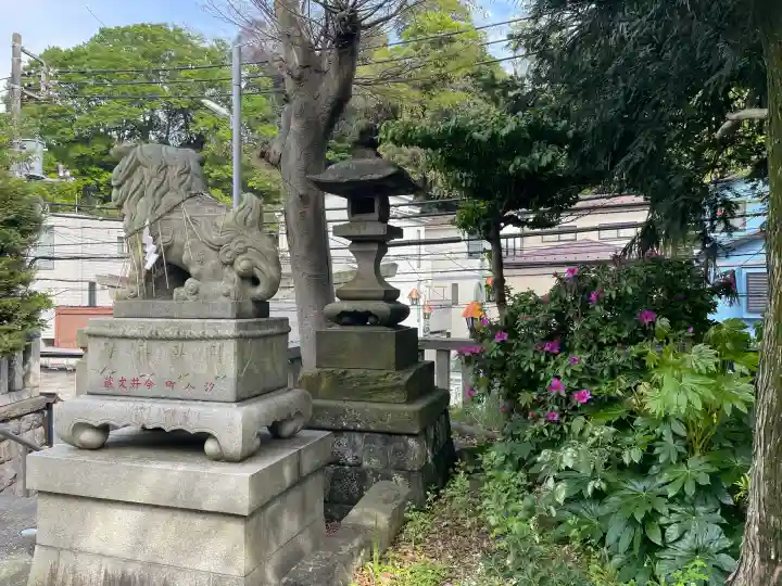 子之神社の{uncategorized: "未分類", other: "その他", undefined: "問題あり", building: "その他建物", grave: "お墓", sacred_gate: "鳥居", guardian: "狛犬", statue: "像", buddha: "仏像", history: "歴史", nature: "自然", garden: "庭園", animal: "動物", pagoda: "塔", temizu: "手水舎", mountain_gate: "山門・神門", sanctuary: "本殿・本堂", subordinate: "末社・摂社", art: "芸術", scenery: "景色", jizo: "地蔵", ema: "絵馬", goshuin: "御朱印", omikuji: "おみくじ", items: "授与品その他", amulet: "お守り", goshuincho: "御朱印帳", eats: "食事", festival: "お祭り", votive_dance: "神楽", shichigosan: "七五三参", wedding: "結婚式", experience: "体験その他", initially: "初詣", around: "周辺", anti_infection: "感染症対策"}