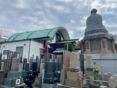 常光寺の{uncategorized: "未分類", other: "その他", undefined: "問題あり", building: "その他建物", grave: "お墓", sacred_gate: "鳥居", guardian: "狛犬", statue: "像", buddha: "仏像", history: "歴史", nature: "自然", garden: "庭園", animal: "動物", pagoda: "塔", temizu: "手水舎", mountain_gate: "山門・神門", sanctuary: "本殿・本堂", subordinate: "末社・摂社", art: "芸術", scenery: "景色", jizo: "地蔵", ema: "絵馬", goshuin: "御朱印", omikuji: "おみくじ", items: "授与品その他", amulet: "お守り", goshuincho: "御朱印帳", eats: "食事", festival: "お祭り", votive_dance: "神楽", shichigosan: "七五三参", wedding: "結婚式", experience: "体験その他", initially: "初詣", around: "周辺", anti_infection: "感染症対策"}
