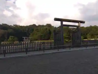 神武天皇陵（畝傍山東北陵）(奈良県)
