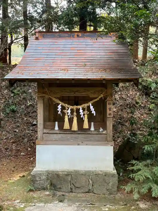 杉森神社の{uncategorized: "未分類", other: "その他", undefined: "問題あり", building: "その他建物", grave: "お墓", sacred_gate: "鳥居", guardian: "狛犬", statue: "像", buddha: "仏像", history: "歴史", nature: "自然", garden: "庭園", animal: "動物", pagoda: "塔", temizu: "手水舎", mountain_gate: "山門・神門", sanctuary: "本殿・本堂", subordinate: "末社・摂社", art: "芸術", scenery: "景色", jizo: "地蔵", ema: "絵馬", goshuin: "御朱印", omikuji: "おみくじ", items: "授与品その他", amulet: "お守り", goshuincho: "御朱印帳", eats: "食事", festival: "お祭り", votive_dance: "神楽", shichigosan: "七五三参", wedding: "結婚式", experience: "体験その他", initially: "初詣", around: "周辺", anti_infection: "感染症対策"}