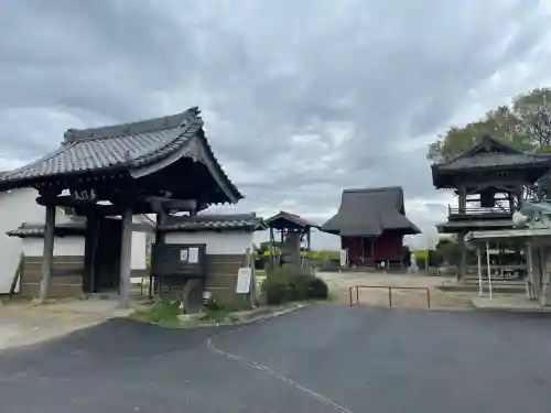 常楽寺の{uncategorized: "未分類", other: "その他", undefined: "問題あり", building: "その他建物", grave: "お墓", sacred_gate: "鳥居", guardian: "狛犬", statue: "像", buddha: "仏像", history: "歴史", nature: "自然", garden: "庭園", animal: "動物", pagoda: "塔", temizu: "手水舎", mountain_gate: "山門・神門", sanctuary: "本殿・本堂", subordinate: "末社・摂社", art: "芸術", scenery: "景色", jizo: "地蔵", ema: "絵馬", goshuin: "御朱印", omikuji: "おみくじ", items: "授与品その他", amulet: "お守り", goshuincho: "御朱印帳", eats: "食事", festival: "お祭り", votive_dance: "神楽", shichigosan: "七五三参", wedding: "結婚式", experience: "体験その他", initially: "初詣", around: "周辺", anti_infection: "感染症対策"}